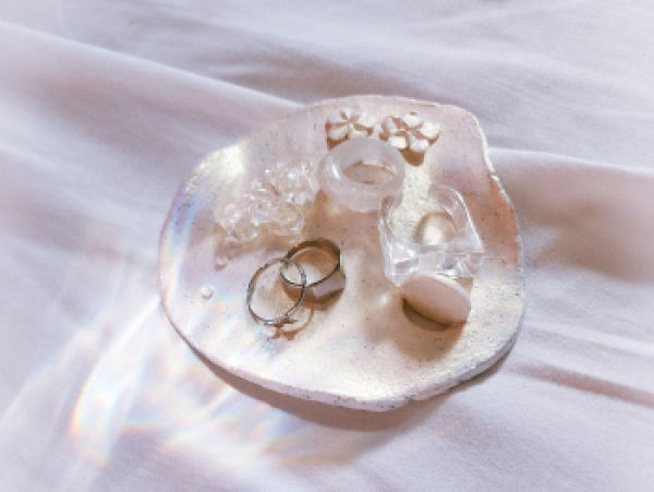 Schmuckschale bemalen Schmuck und Schmuckplatte aus Raysin