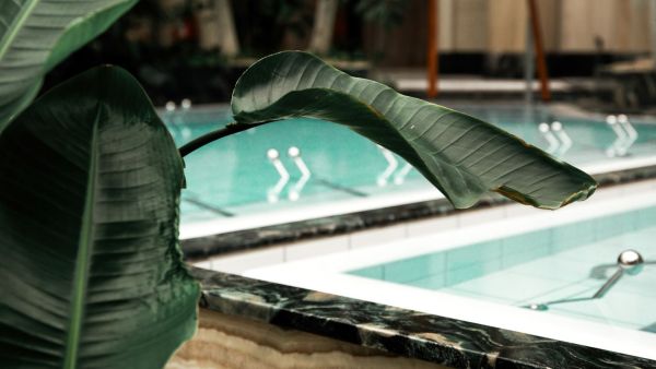 Aqua Floating im Solebecken