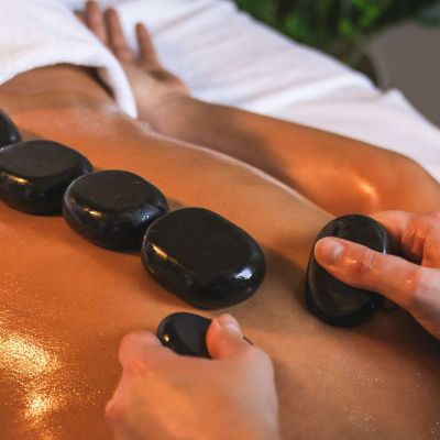 Lava Shells Massage mit Steinen