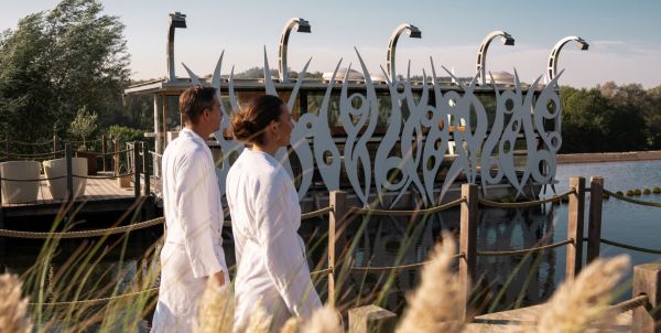 Das Saunaboot am Steg der Thermen & Badewelt Sinsheim