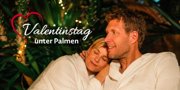 Pärchen sitzt zusammen mit Aufschrift Valentinstag links