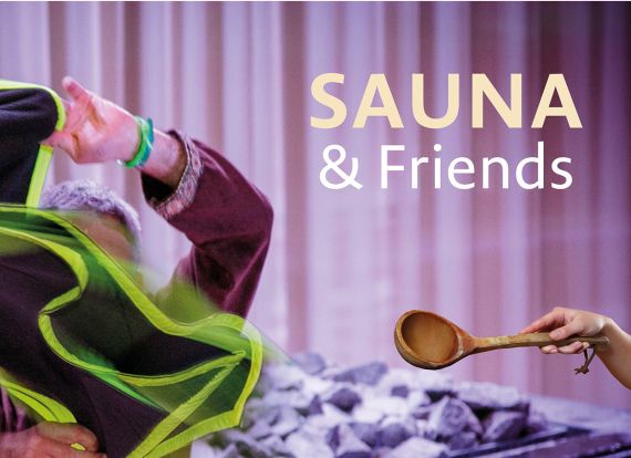 Sauna & Friends Aufgussevent Aufgussmeister mit Handtuch in Sauna